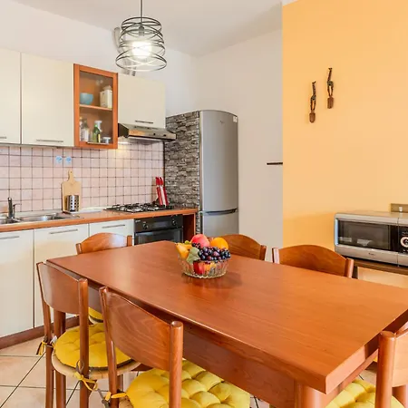 Amarela By Interhome *