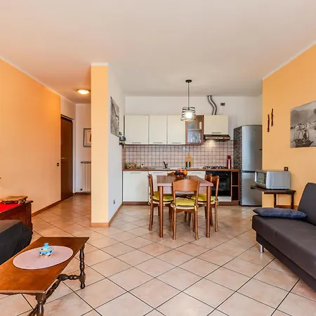Apartment Amarela By Interhome